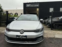 Argento Usata 2021 VW Golf VIII Life Tre volumi | 16.999 € (Buon prezzo)