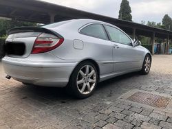 Grigio Usata 2004 Mercedes C220 Coupé | 2500 €