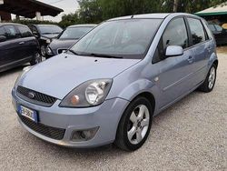 Blu Usata 2007 Ford Fiesta Ghia Due volumi | 2800 € (Buon prezzo)