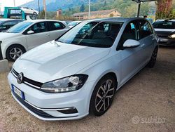 Bianco Usata 2018 VW Golf VII Executive Tre volumi | 14.700 € (Buon prezzo)