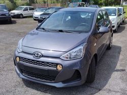 Grigio Usata 2019 Hyundai i10 Comfort Due volumi | 8990 € (Buon prezzo)