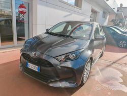 Grigio Usata 2022 Toyota Yaris Active Tre volumi | 14.700 € (Buon prezzo)