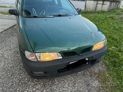 Verde Usata 1996 Nissan Almera Due volumi | 500 €
