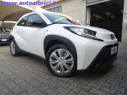 Pastello bianco Usata 2024 Toyota Aygo Active Due volumi | 16.200 € (Buon prezzo)
