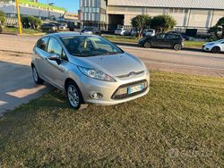 Grigio Usata 2013 Ford Fiesta Tre volumi | 4500 €