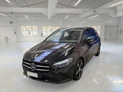 Nero Usata 2022 Mercedes B200 Monovolume | 24.500 € (Buon prezzo)
