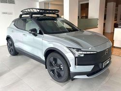 Vapour grey Nuova 2025 Volvo EX30 CC Performance SUV | 45.700 €