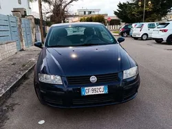 Blu/azzurro Usata 2003 Fiat Stilo Dynamic Tre volumi | 950 € (Ottimo prezzo)