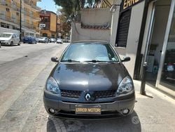 Nero Usata 2003 Renault Clio II Tre volumi | 2500 € (Buon prezzo)