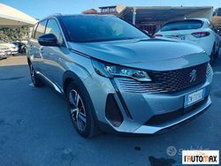 Grigio Usata 2023 Peugeot 5008 Allure SUV | 24.900 € (Buon prezzo)