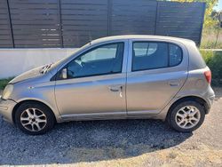 Grigio Usata 2004 Toyota Yaris Due volumi | 1800 €