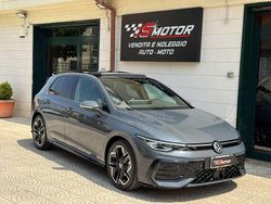 Dolphin grey metallizzato Nuova 2025 VW Golf R-line Plus Tre volumi | 37.900 € (Molto cara)