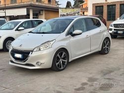Bianco Usata 2014 Peugeot 208 Due volumi | 4500 € (Buon prezzo)
