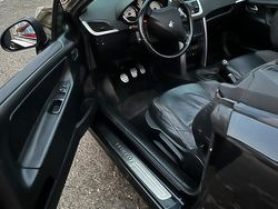 Nero Usata 2007 Peugeot 207 CC Cabrio | 7000 €