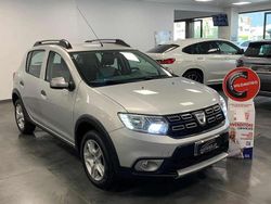 Grigio Usata 2017 Dacia Sandero Prestige Tre volumi | 9900 € (Cara)