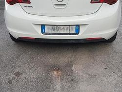 Bianco Usata 2012 Opel Astra Tre volumi | 3800 € (Ottimo prezzo)