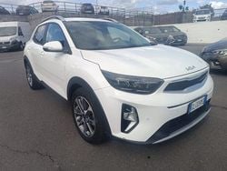 Bianco Usata 2022 Kia Stonic Style SUV | 15.900 € (Buon prezzo)
