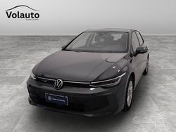 Grigio urano Usata 2025 VW Golf Life Tre volumi | 28.000 € (Buon prezzo)