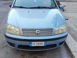 Blu Usata 2004 Fiat Punto Due volumi | 2000 €