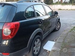 Nero Usata 2010 Chevrolet Captiva SUV | 2999 € (Molto cara)