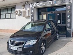 Nero Usata 2008 VW Touran Cross Monovolume | 3900 €