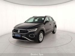 Grigio metallizzato Usata 2024 VW T-Roc Life SUV | 26.500 € (Ottimo prezzo)