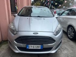 Grigio Usata 2015 Ford Fiesta Titanium Coupé | 2500 € (Buon prezzo)