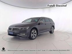 Grigio Usata 2023 VW Passat Alltrack Station wagon | 33.400 € (Buon prezzo)