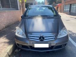 Antracite Usata 2009 Mercedes A180 Avantgarde Tre volumi | 4500 € (Cara)