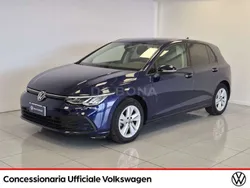 Blu Usata 2022 VW Golf VIII Life Tre volumi | 20.800 € (Buon prezzo)