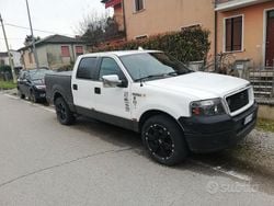 Usata 2008 Ford V8 SUV | 15.000 €