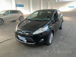 Nero Usata 2009 Ford Fiesta Titanium Tre volumi | 3990 € (Buon prezzo)