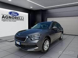 Grigio metallizzato Usata 2022 Skoda Kamiq Ambition SUV | 17.700 € (Buon prezzo)