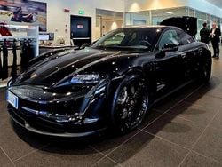 Nero Usata 2021 Porsche Taycan 4S Performance Package Tre volumi | 66.900 € (Buon prezzo)