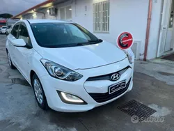 Bianco Usata 2014 Hyundai i30 Classic Tre volumi | 5800 € (Buon prezzo)