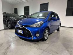 Blu Usata 2016 Toyota Yaris Hybrid Business Edition Tre volumi | 9700 € (Buon prezzo)
