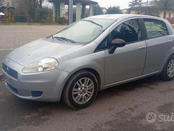Usata 2006 Fiat Grande Punto Due volumi | 800 € (Buon prezzo)