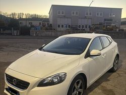 Bianco Usata 2013 Volvo V40 Kinetic Tre volumi | 8500 € (Cara)