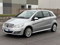 Grigio Usata 2009 Mercedes B180 Monovolume | 4300 € (Buon prezzo)