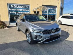 Pyrit silver met. tetto nero Nuova 2025 VW T-Roc Edition SUV | 28.900 € (Buon prezzo)