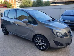 Oro Usata 2012 Opel Meriva Monovolume | 6499 € (Buon prezzo)