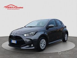 Antracite Usata 2021 Toyota Yaris Hybrid Business Edition Tre volumi | 16.500 € (Buon prezzo)