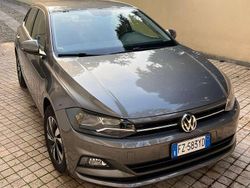 Grigio Usata 2020 VW Polo Comfortline Tre volumi | 15.500 € (Buon prezzo)