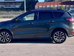 Grigio Usata 2019 Ford Kuga ST-Line SUV | 11.900 € (Ottimo prezzo)