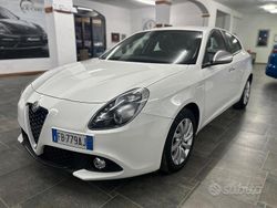 Bianco Usata 2015 Alfa Romeo Giulietta Exclusive Tre volumi | 9300 € (Buon prezzo)