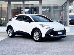 Bianco Usata 2024 Toyota C-HR SUV | 25.900 € (Super prezzo)