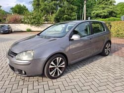 Grigio Usata 2004 VW Golf V Trendline Tre volumi | 2900 € (Buon prezzo)