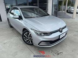 Grigio Usata 2021 VW Golf Life Tre volumi | 17.500 € (Ottimo prezzo)