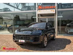 Verde(met.) Usata 2024 Porsche Cayenne Turbo E-Hybrid SUV | 224.900 €