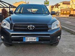 Grigio Usata 2007 Toyota RAV4 Luxury SUV | 4400 € (Buon prezzo)
